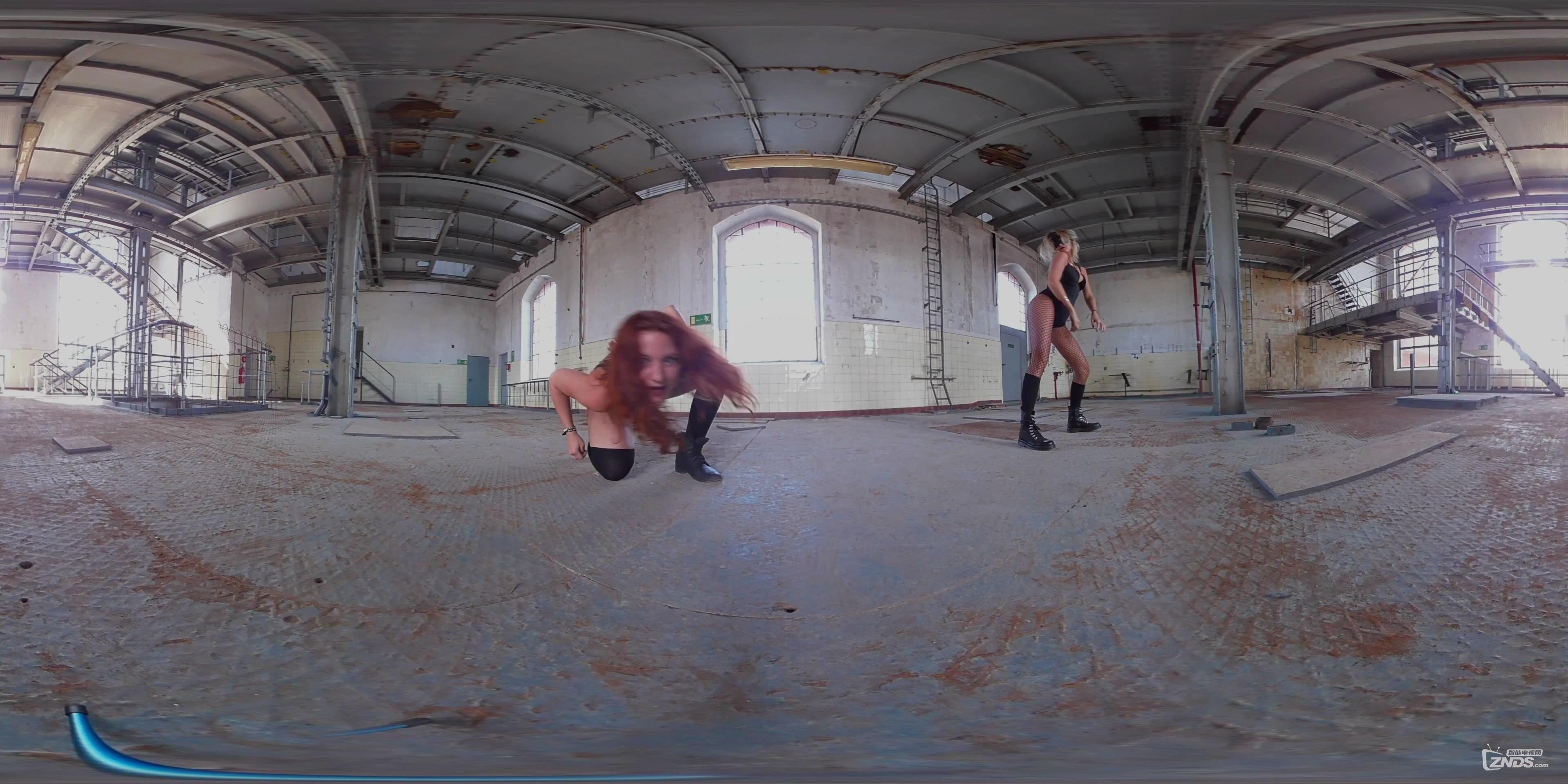 Giantess Video sexy dance VR 360 Video Foot Crush 360°_2016831153534.JPG