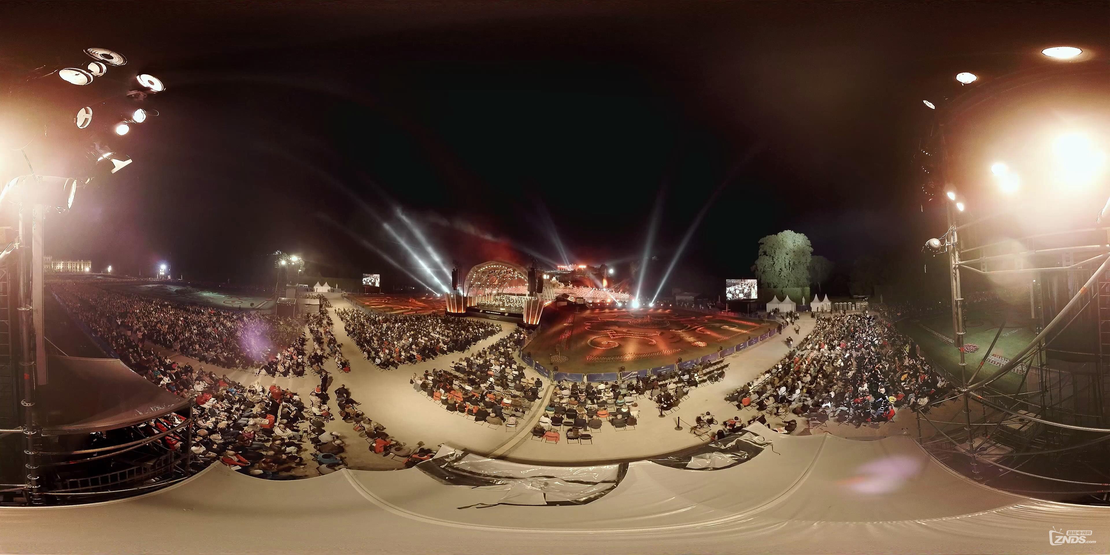 Vienna Summer Night Concert starring the Vienna Philharmonic - now in 360°_2016.jpg