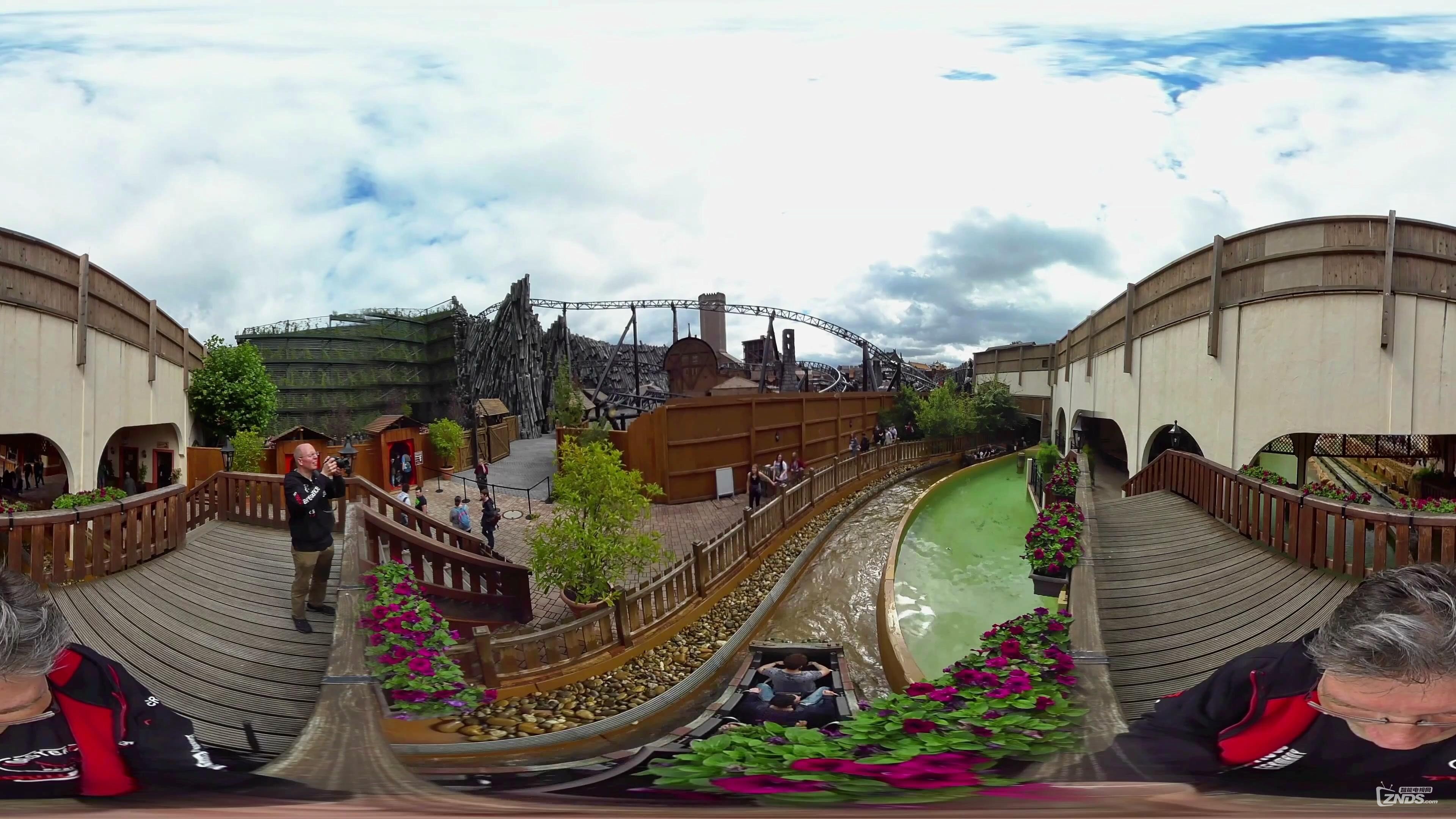 360° VR Experience  Chiapas DIE Wasserbahn Log Flume 360 video on-ride POV Phan.jpg