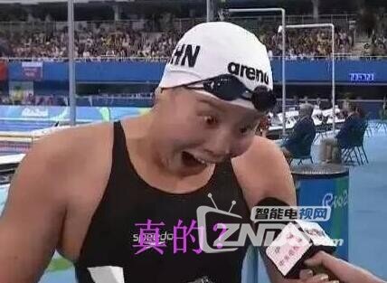 海信这款曲面电视，从外观到性能，妹子用了洪荒之力