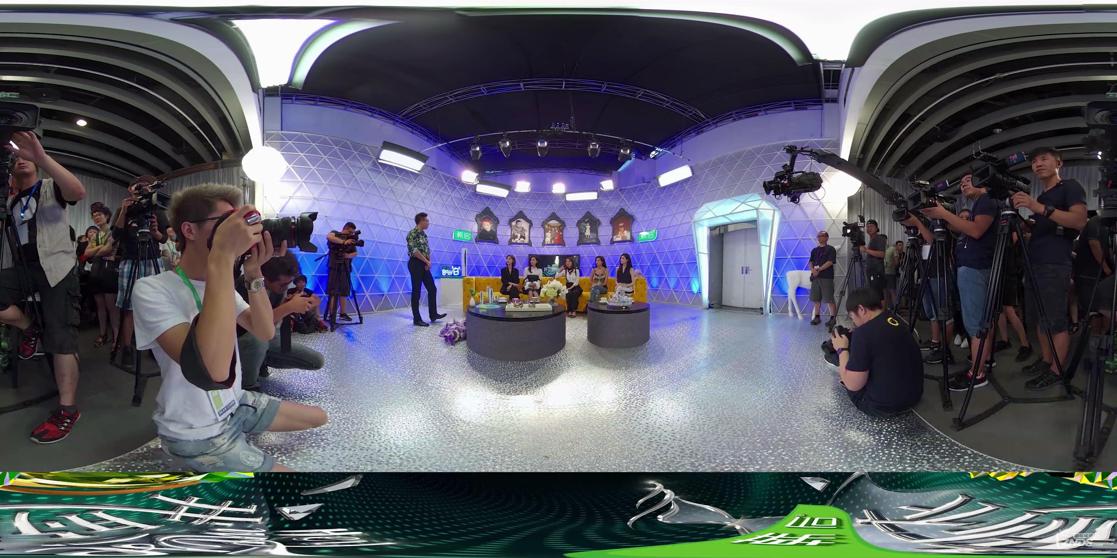 【360度VR全景视频】维密天使何穗亮相：超白超高女神驾临