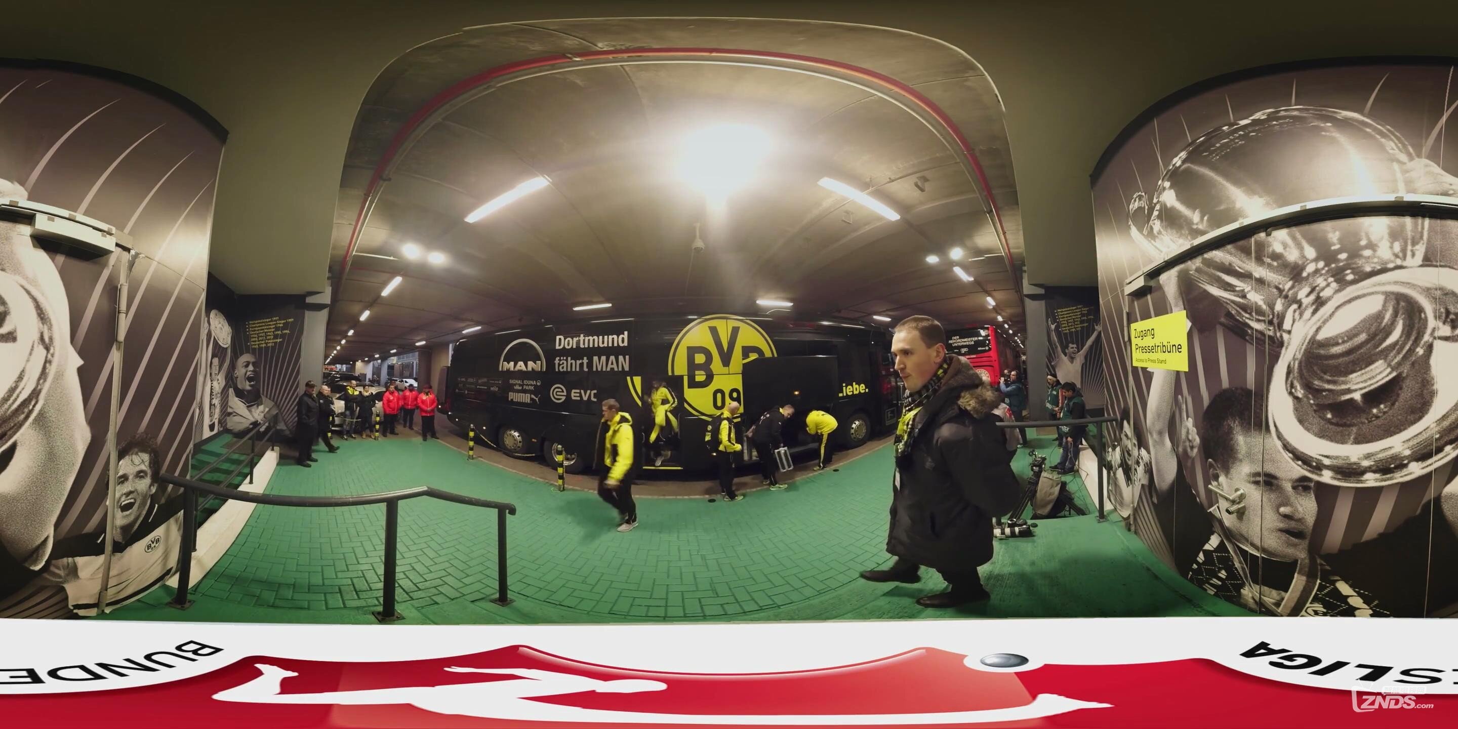 【360度VR全景视频】BVB vs. FCB Der Klassiker From an Extraordinary Angle