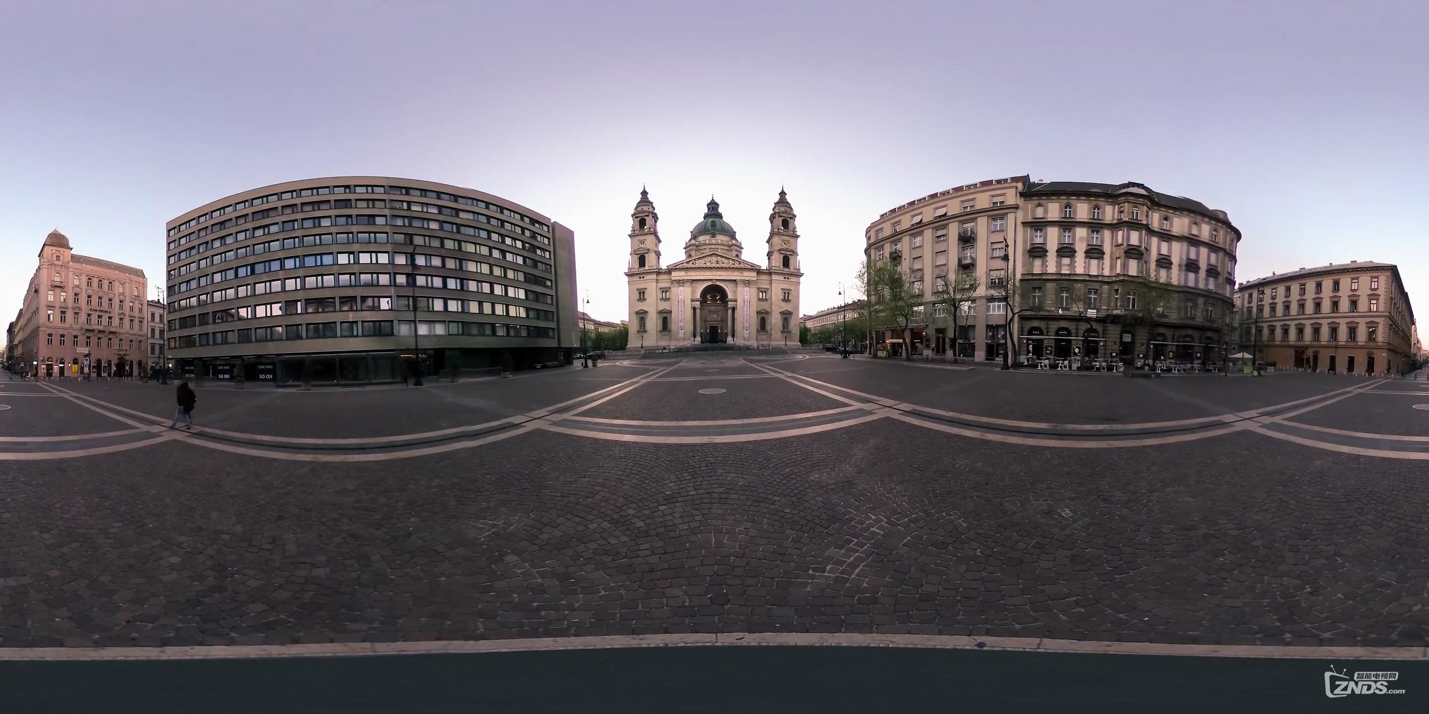 Budapest_downtown_timelaps_(360_video)_2160P_20160922213116.JPG