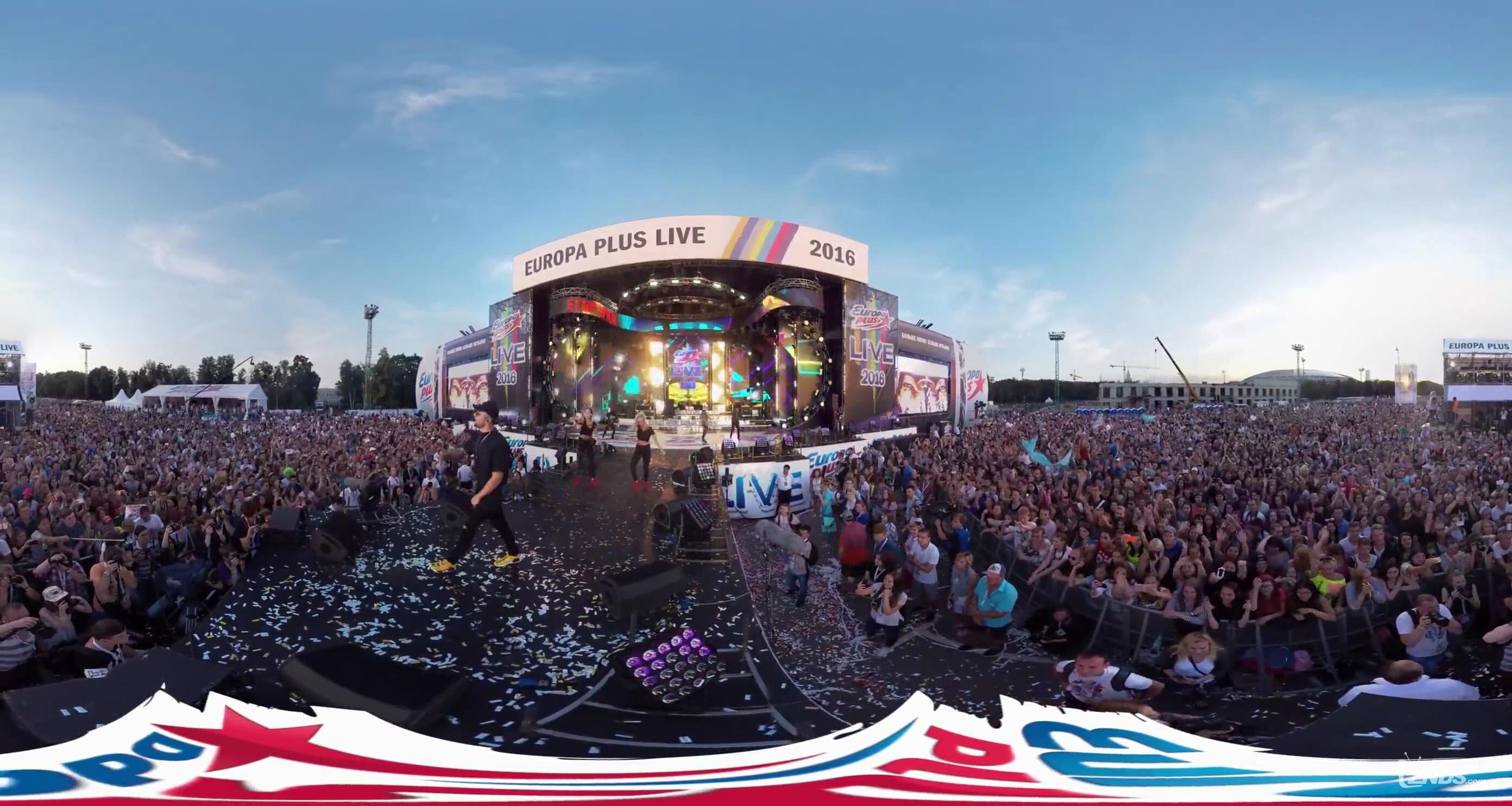 360_VR_全景_虛擬現(xiàn)實(shí)_Europa_Plus_Live_2016_萬人音樂party第二篇_20160925211923.JP.jpg