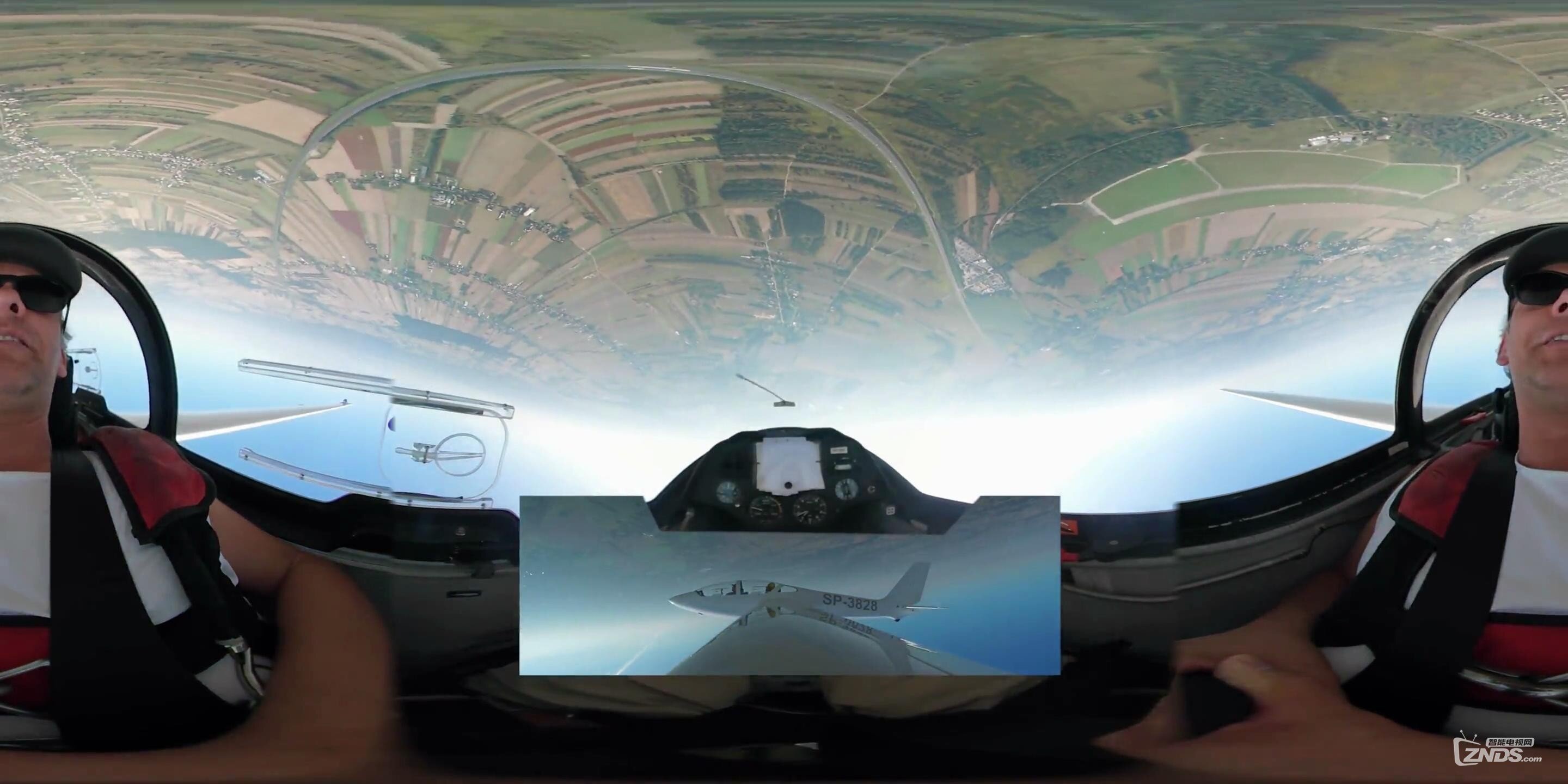 【360度VR全景视频】土豪带你开FOX滑翔机空中任性花式飞行