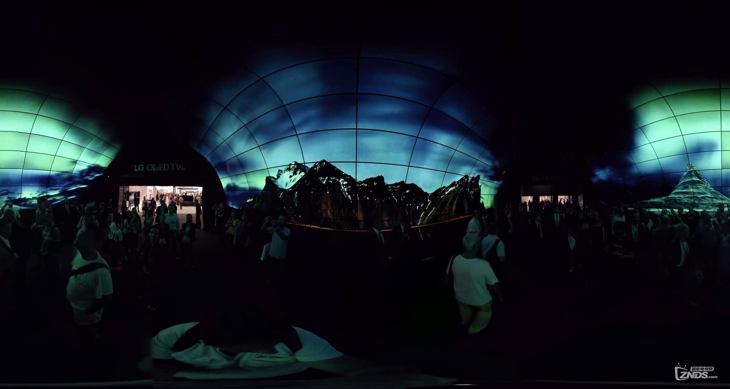 【360度VR全景视频】换个角度看LG - LG OLED隧道