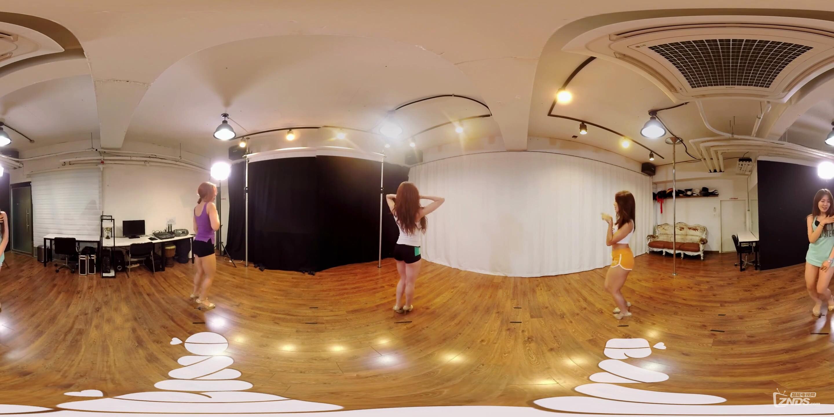 Видео для vr 360 градусов. Танец 360 градусов. VR 360. Фотография девушки 360 градусов обзора.