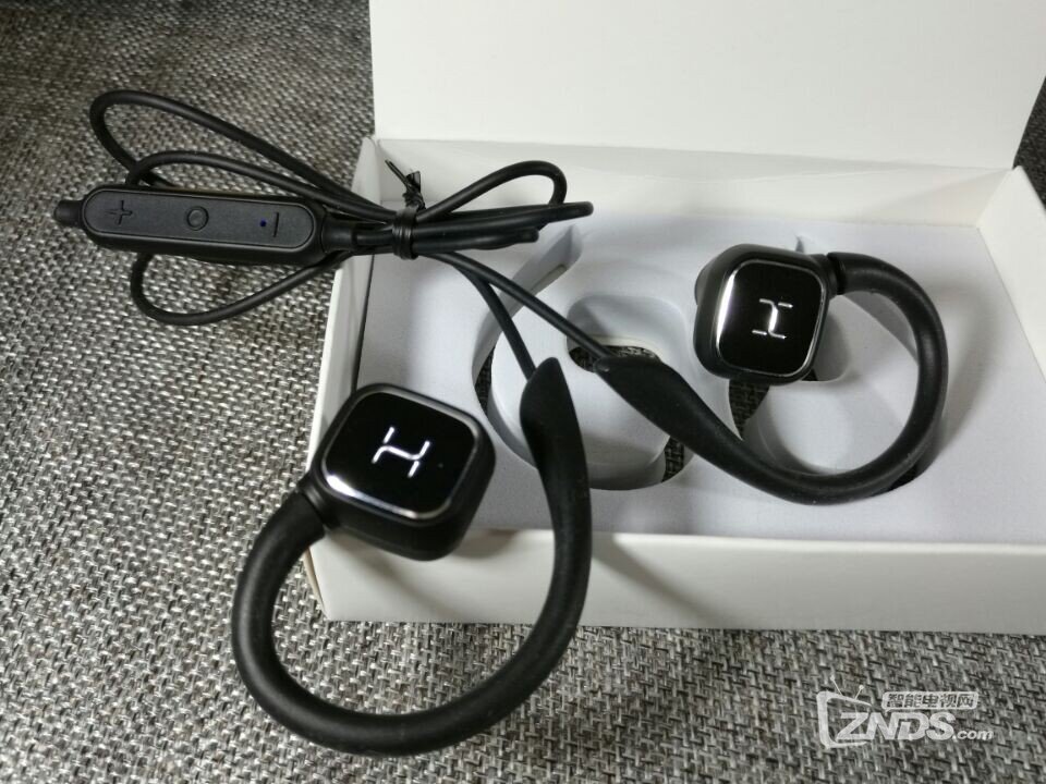 告别长线缠绕,轻松享受音乐-Haylou H1运动音乐耳机体验