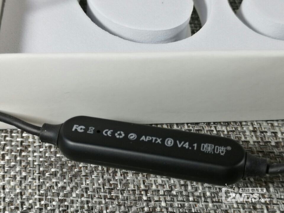 告别长线缠绕,轻松享受音乐-Haylou H1运动音乐耳机体验