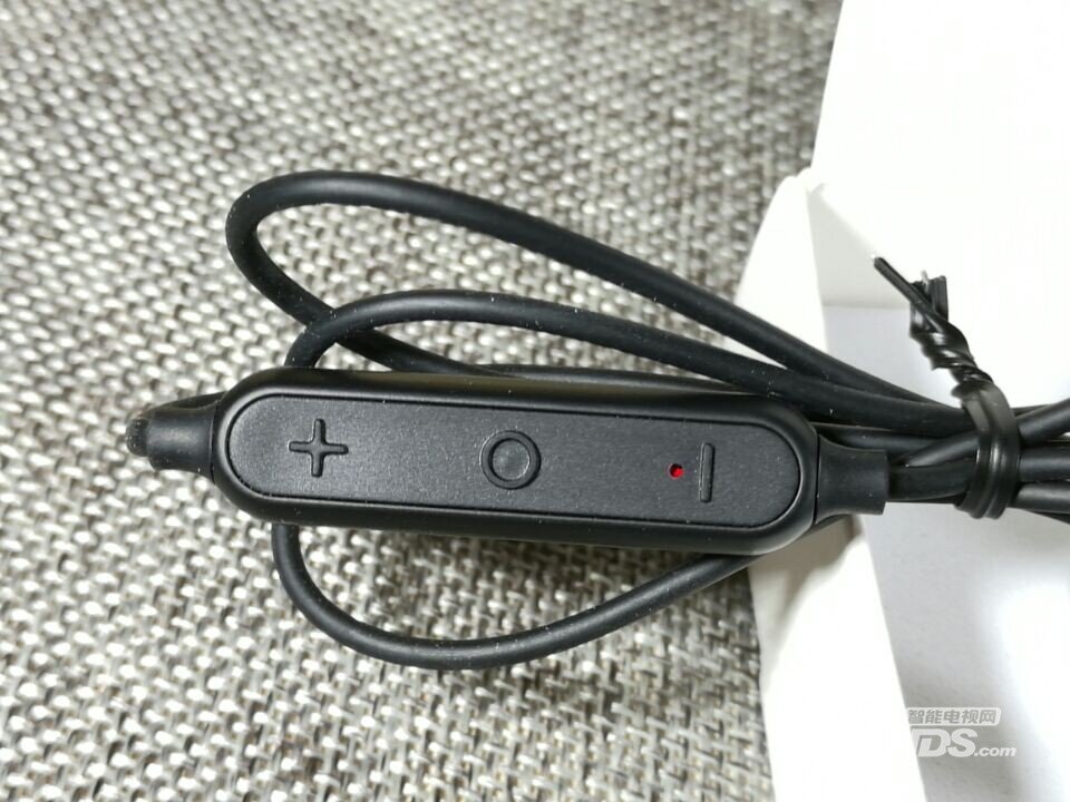 告别长线缠绕,轻松享受音乐-Haylou H1运动音乐耳机体验
