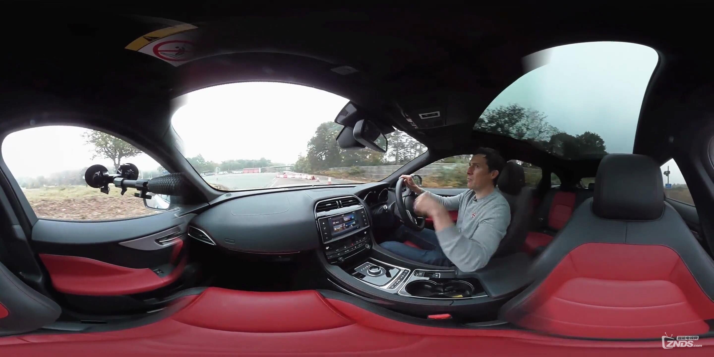 捷豹Jaguar_F-Pace_2017款_越野车SUV_评测-跑车级的操控和令人