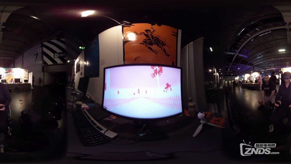 EGX 2016 用 Oculus Rift 玩《The Circle》[(003975)2016-12-03-15-16-50].JPG