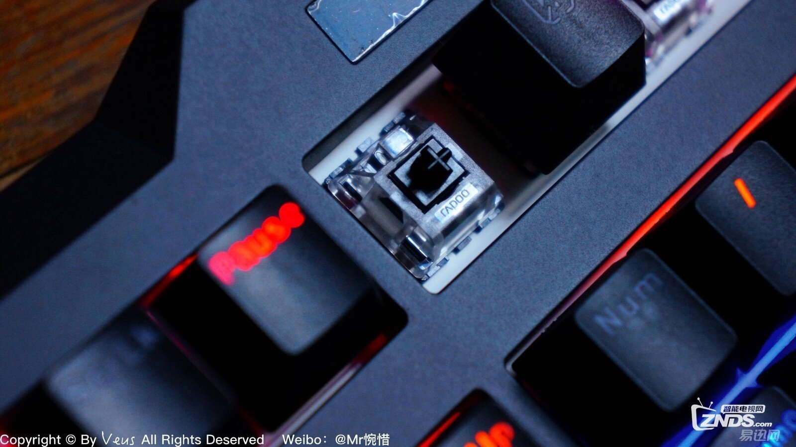 雷柏V700 Pro混光机械黑轴上手评测