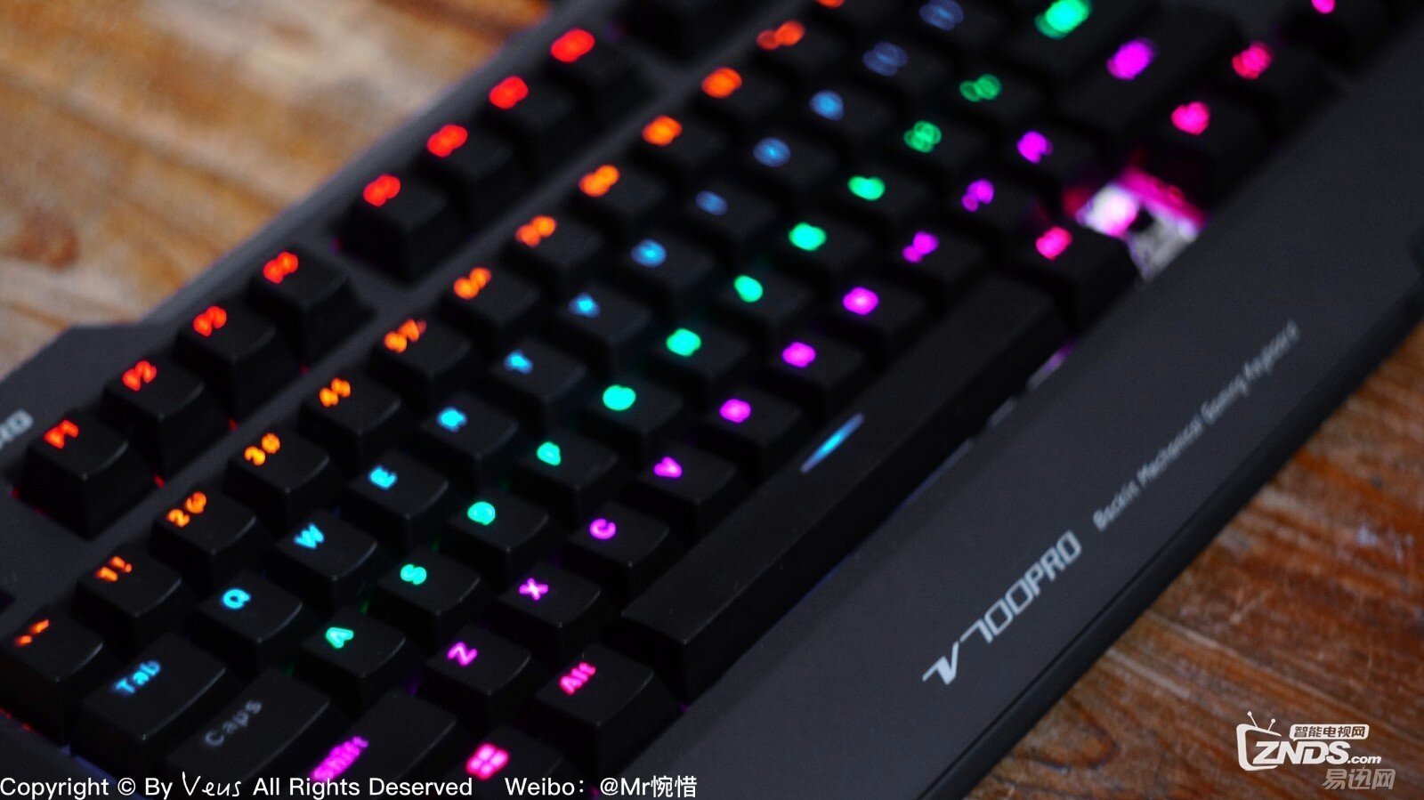 雷柏V700 Pro混光机械黑轴上手评测