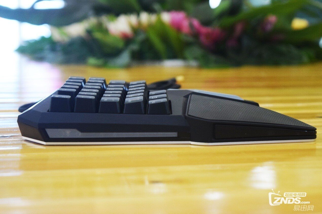 专为英雄联盟玩家——Cherry电竞机械键盘多彩T9Plus评测