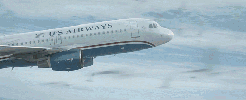 上真实还原了事件的整个过程,通片下来最大的场面就是引擎失灵冒火