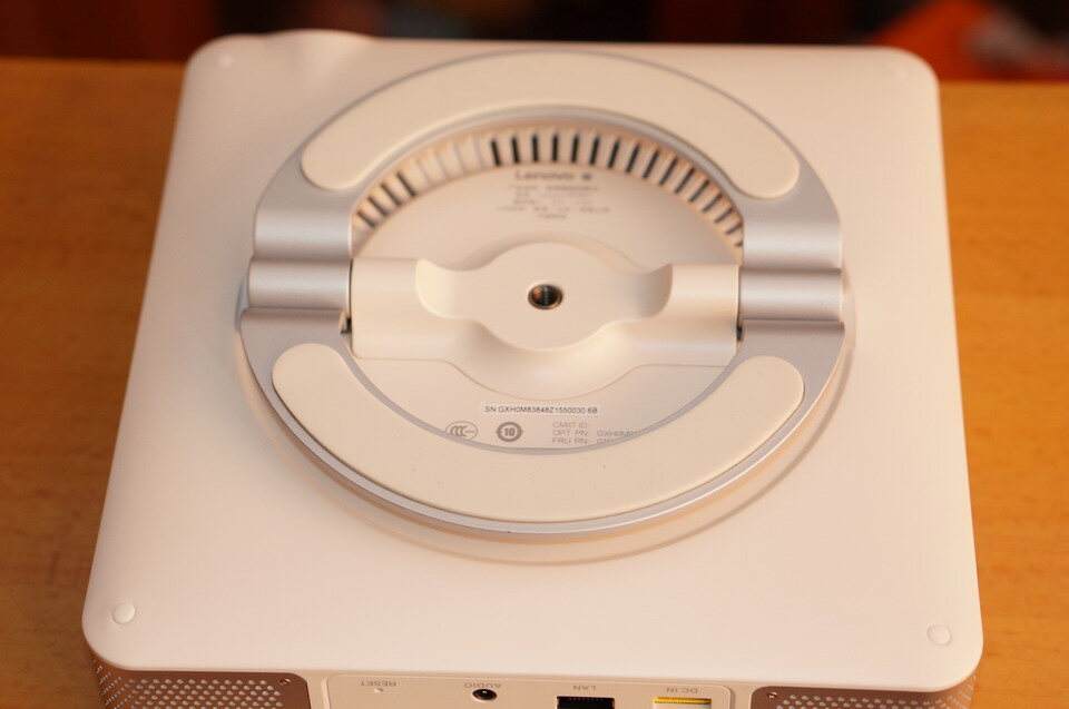 声色俱佳的家庭影院，联想小新无屏电视