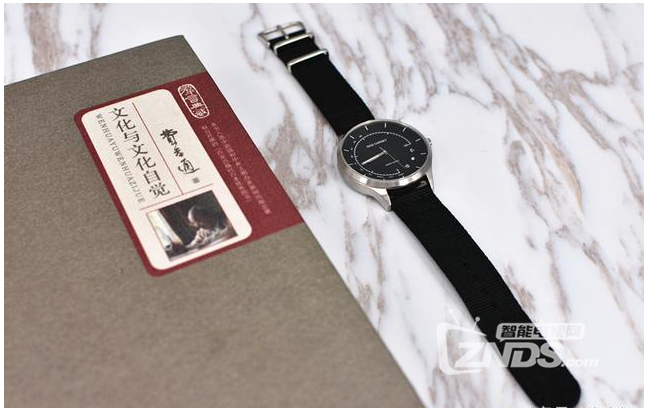 续航一年，直击痛点——MAS CARNEY智能手表评测