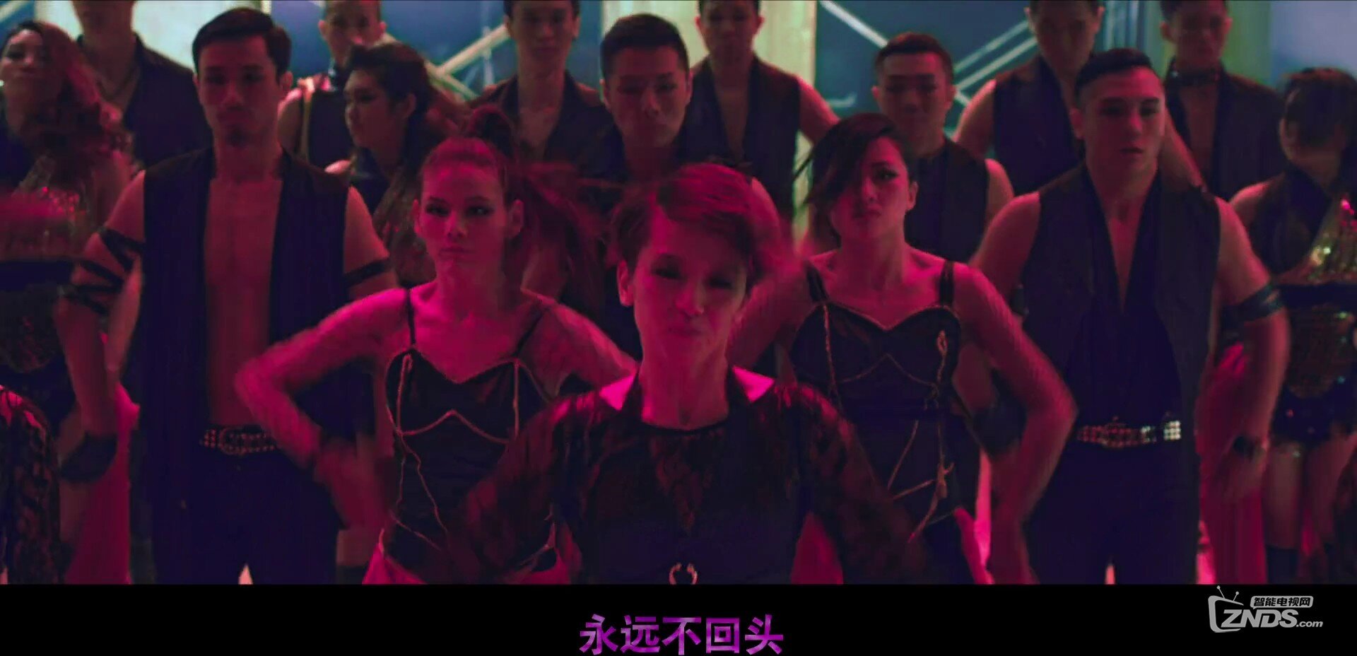 凤凰传奇 - 自由自在 特别加长版[(010826)2017-01-21-10-48-53].JPG