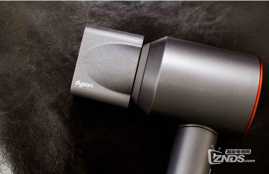 Dyson Supersonic 吹风机：遇上限量中国红