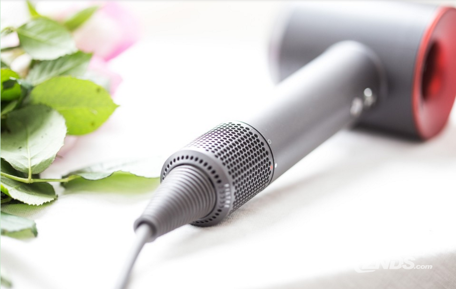 Dyson Supersonic 吹风机：遇上限量中国红