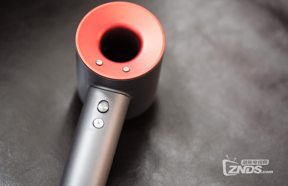 Dyson Supersonic 吹风机：遇上限量中国红