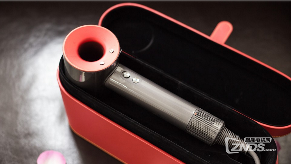 Dyson Supersonic 吹风机：遇上限量中国红