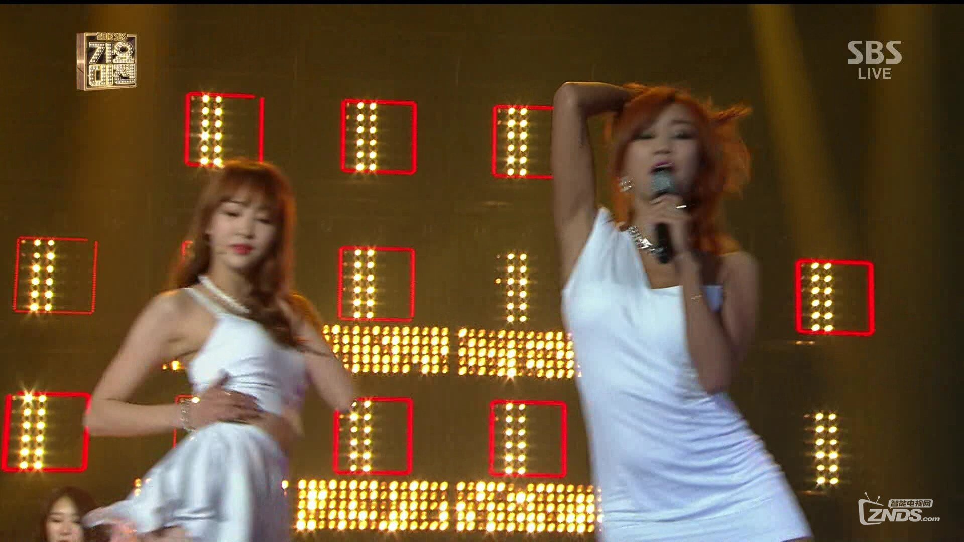 SISTAR - Give it to me(131229 SBS 歌谣大战）[(005272)2017-02-21-19-33-19].JPG