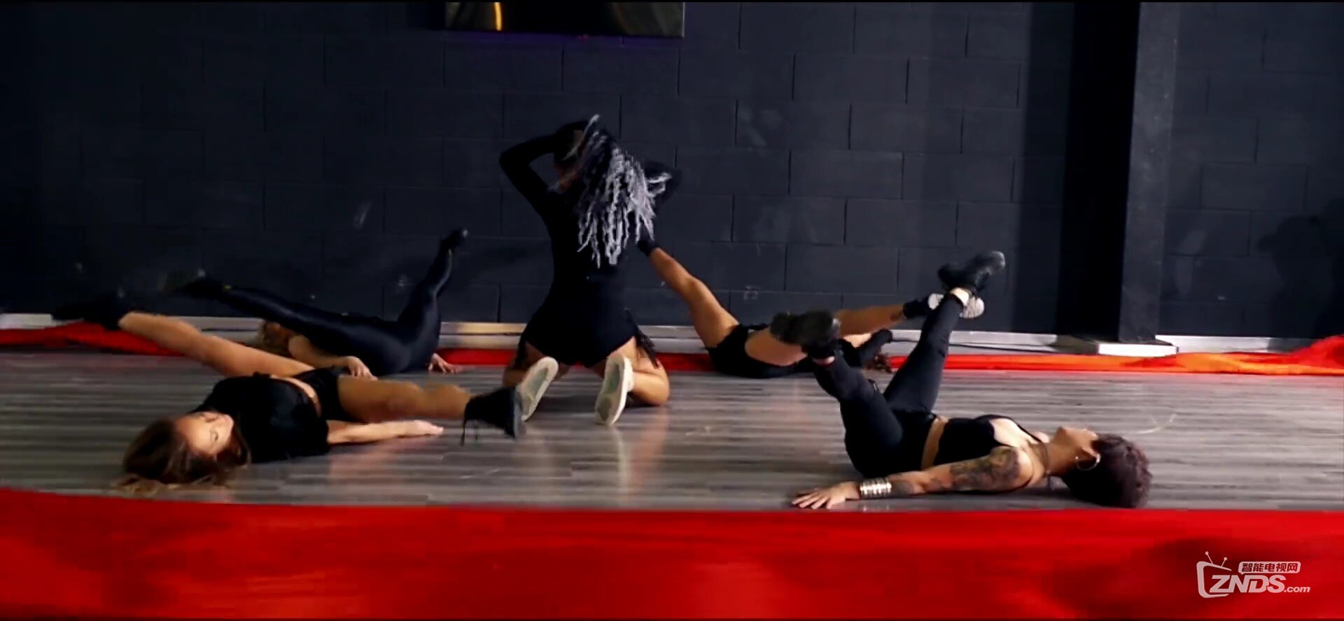 江映蓉 - So hot 舞蹈版[(002408)2017-02-22-18-38-18].JPG