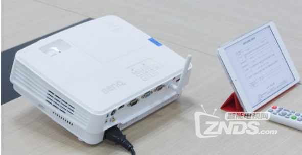 360度全方位--明基无线智能商务投影机 E560