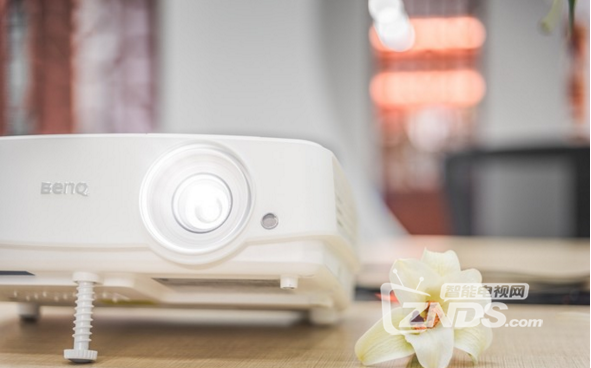 360度全方位--明基无线智能商务投影机 E560