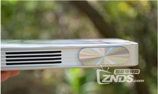 在家就可以看大片——极米Z4Air智能投影评测