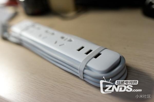 小米插线板--生活中必不可少的艺术品