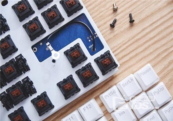 ikbc F-108 RGB 幻彩背光机械键盘评测
