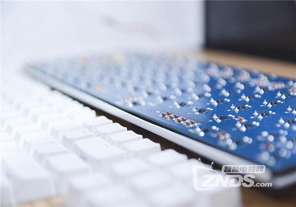 ikbc F-108 RGB 幻彩背光机械键盘评测