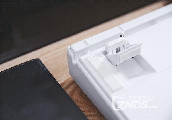ikbc F-108 RGB 幻彩背光机械键盘评测