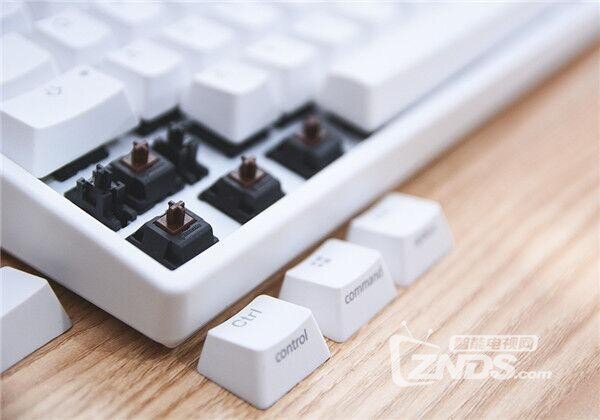 ikbc F-108 RGB 幻彩背光机械键盘评测