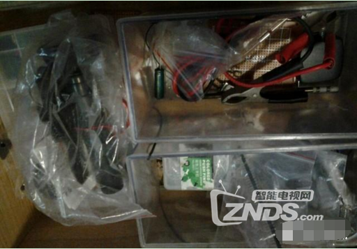 暴拆路由器 自己维修焊接电容 一步到位