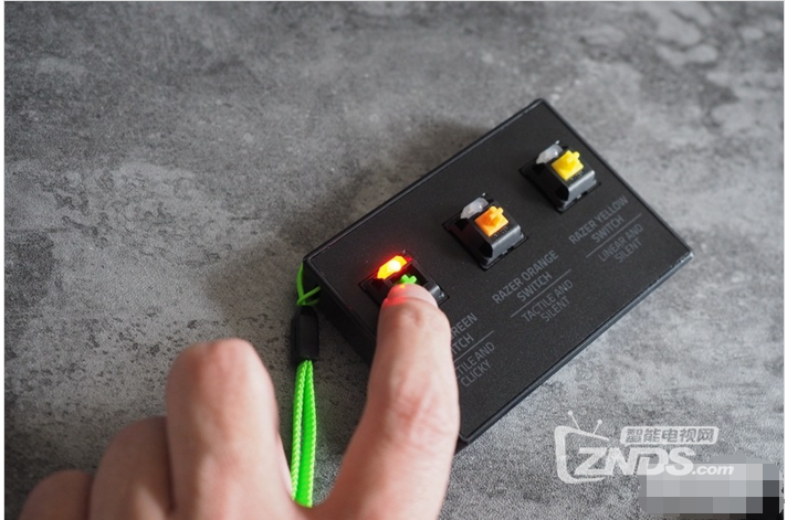 雷蛇RAZER CHROMA幻彩试轴器体验_硬件测