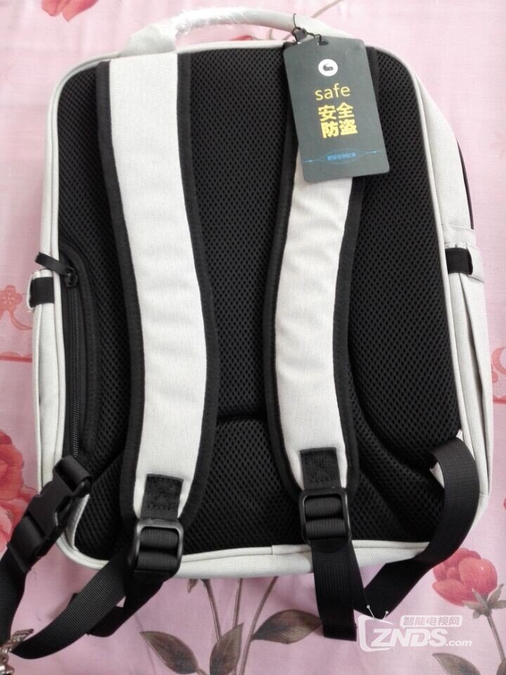 大娱乐家微鲸电视新品预约首发+微鲸定制背包收到
