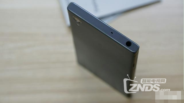 Xperia XA1黑色图赏，索尼味儿的窄边框