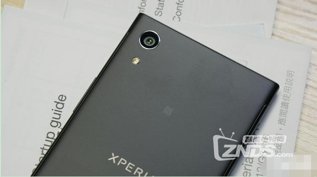 Xperia XA1黑色图赏，索尼味儿的窄边框