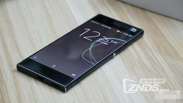 Xperia XA1黑色图赏，索尼味儿的窄边框