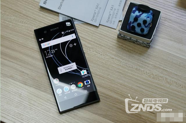 Xperia XA1黑色图赏，索尼味儿的窄边框