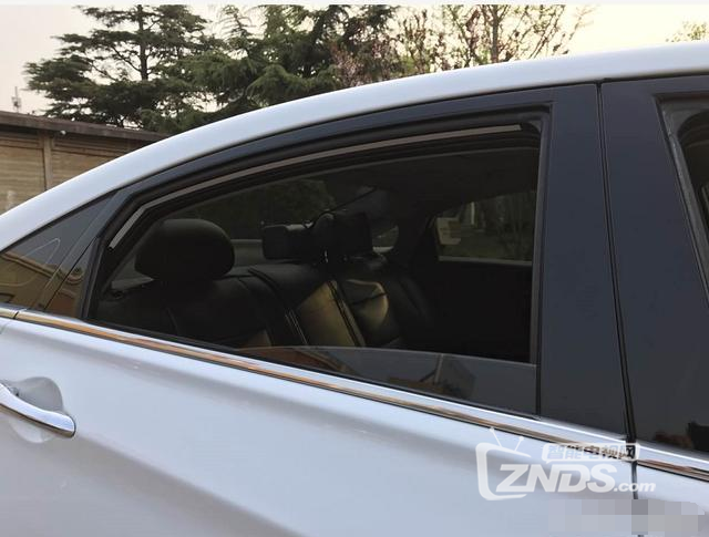 后排无中央头枕如何安装小米车载净化器