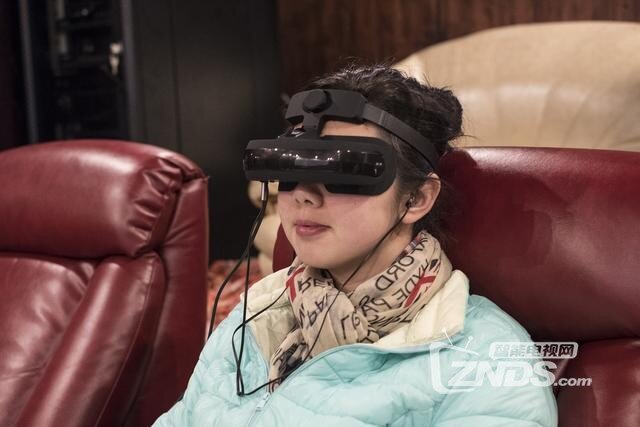 新版嗨镜H2体验：永恒的个人小目标，随身带着3d巨幕影院
