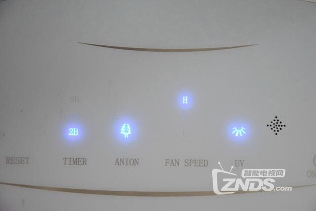 它比小米空气净化器还厉害，居然还可以做到香薰功能