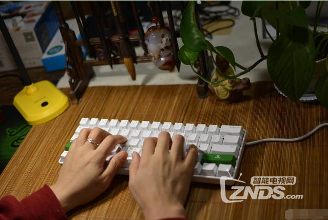 小巧键盘大乾坤，方寸之间尽掌控：ikbc Poker2键盘