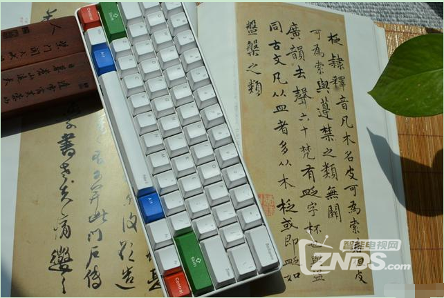 小巧键盘大乾坤，方寸之间尽掌控：ikbc Poker2键盘