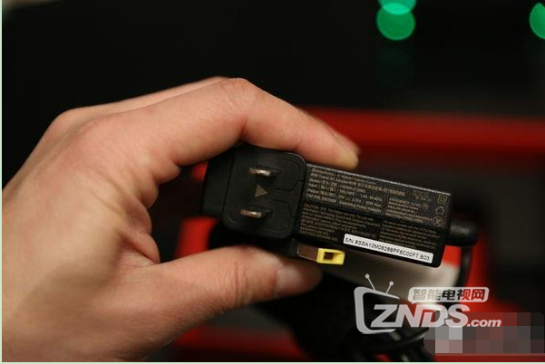 叠起来才舒服，越叠越强越幸福：ThinkPad 投影模块